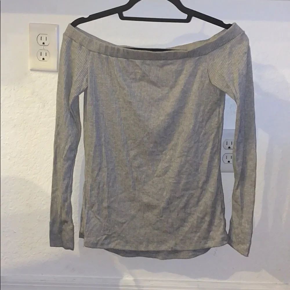 NWOT Grey Ribbed Long Sleeve Off Shoulder Top